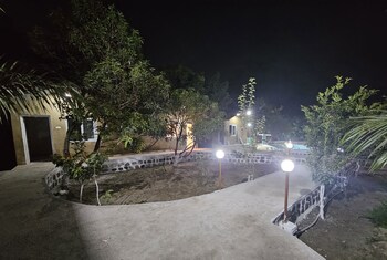 the ashok vatika farms and stay