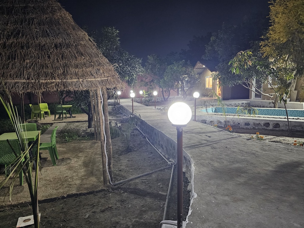 the ashok vatika farms and stay