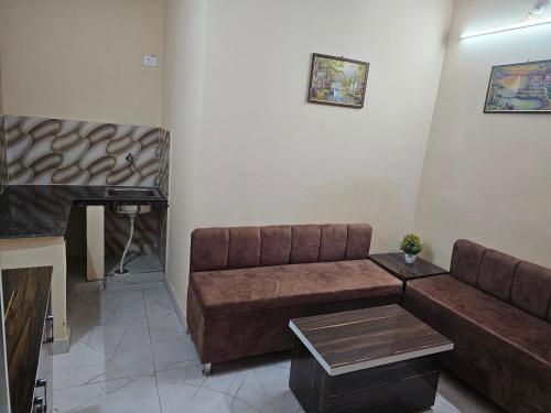 the ashok vatika farms and stay