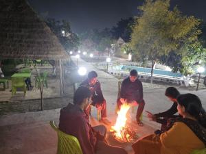 the ashok vatika farms and stay