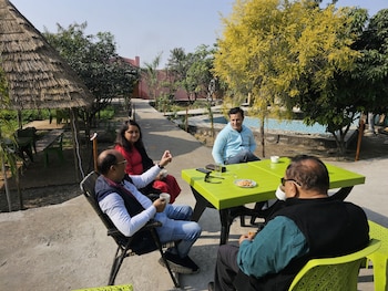 the ashok vatika farms and stay