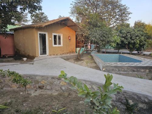 the ashok vatika farms and stay