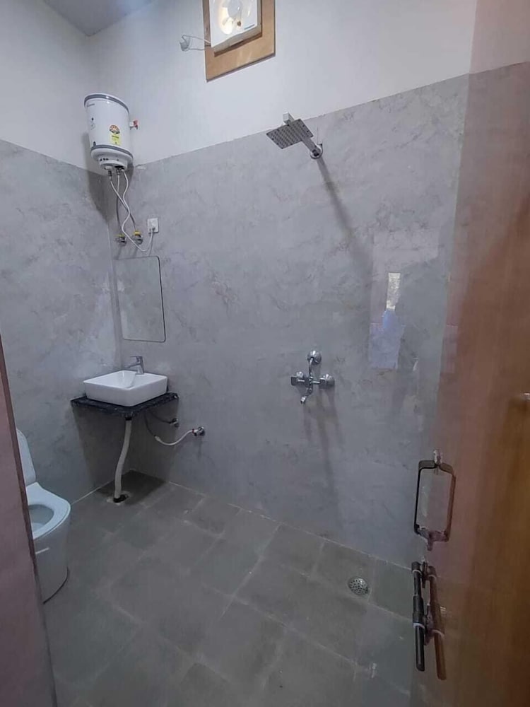 the rose bagh resort pushkar