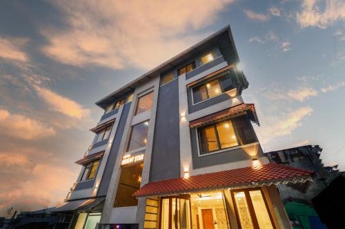 Hotel Bright Star,,4 star