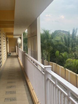 tranquil stay mountain view 2bhk flat