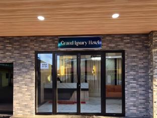 grand luxury hotel