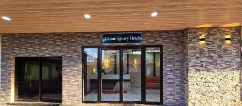 Grand Luxury Hotel,,3 star