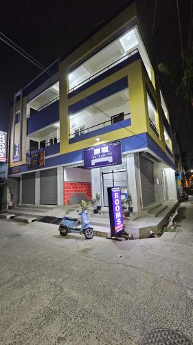 Pondy Pleasant Stay,,2 star