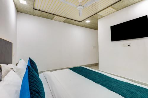 Mauryan Signature Hotel Devli Khanpur,,3 star