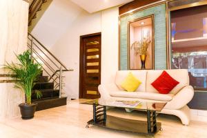 bisque magaji orchid near majestic railway station