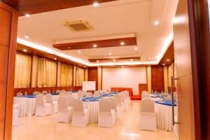 bisque magaji orchid near majestic railway station