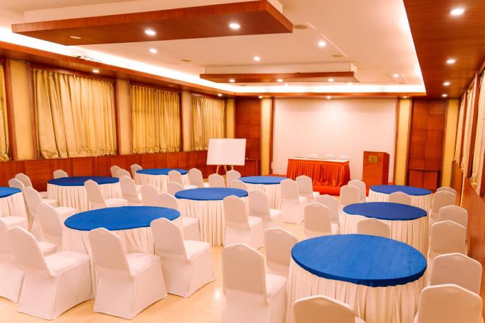 bisque magaji orchid near majestic railway station