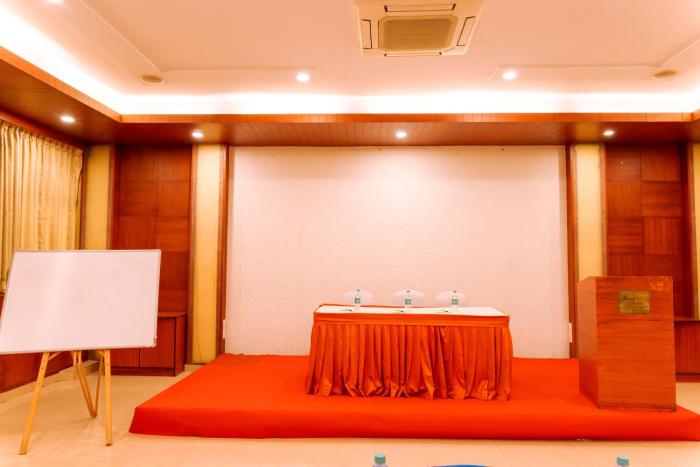 bisque magaji orchid near majestic railway station