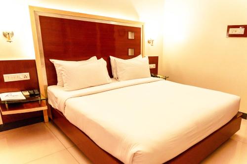 bisque magaji orchid near majestic railway station