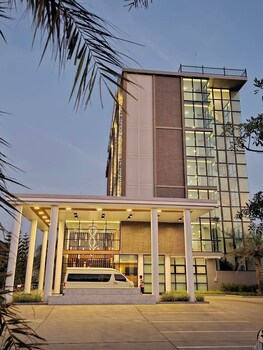 the essence hotel chanthaburi