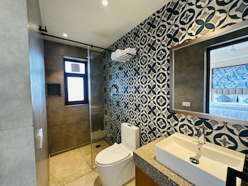 titanic boutique hotel