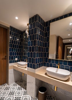 titanic boutique hotel