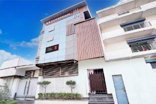 collection o hotel star inn near by hindon airforce mohan nagar ghaziabad