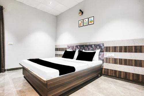 Hotel O Ravi & Banquet,,3 star