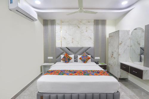 Hotel Sky Land,,3 star