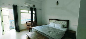 the yamuna deck resort and cafe