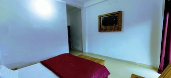 the yamuna deck resort and cafe