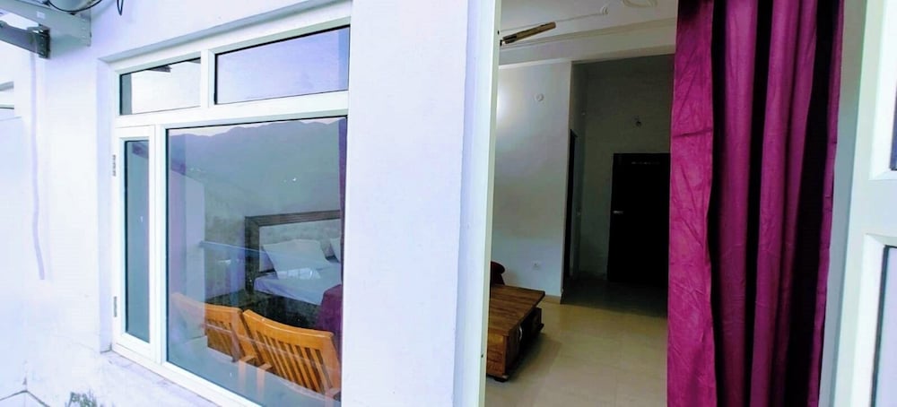 the yamuna deck resort and cafe