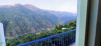 the yamuna deck resort and cafe