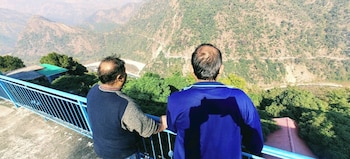 the yamuna deck resort and cafe
