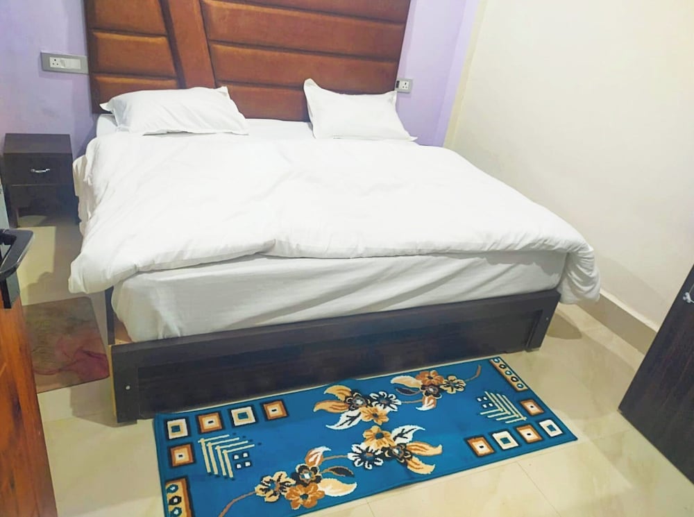 hotel dixit residency vrindavan
