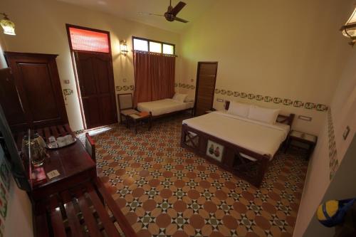 Deshadan Chola,,4 star