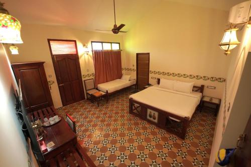 Deshadan Chola,,4 star