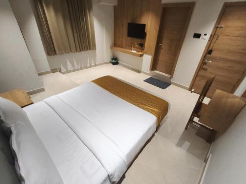 hotel beverly plaza kozhikode