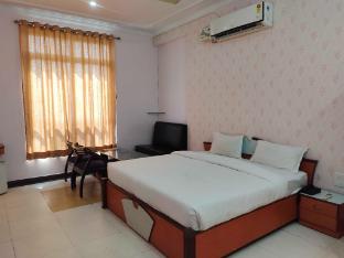 hotel maharani resort and bar near jaipur airport