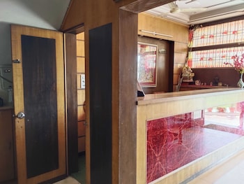 hotel maharani resort and bar near jaipur airport