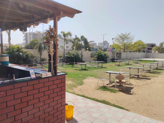 hotel maharani resort and bar near jaipur airport
