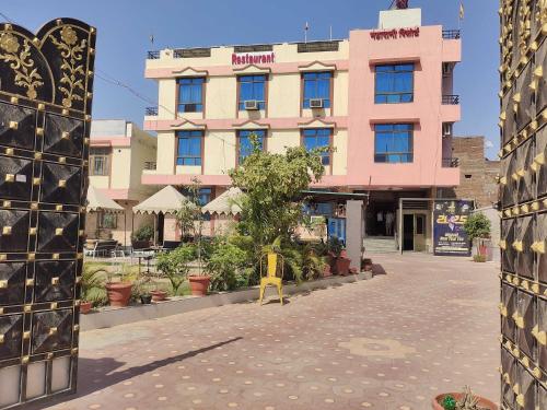 Hotel Maharani Resort & Bar Near Jaipur Airport,,3 star