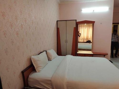 hotel maharani resort and bar near jaipur airport