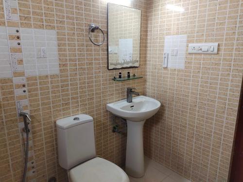 hotel maharani resort and bar near jaipur airport