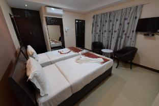 hotel queen emperor