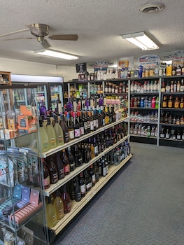 Paradise Falls Motel &  Liquor Llc,,2 star