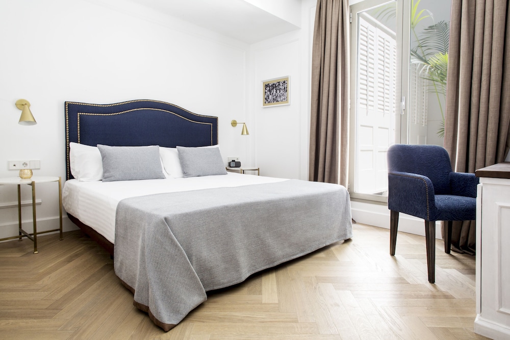 hotel midmost by majestic hotel group