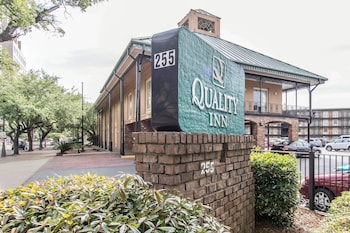 quality inn downtown historic district