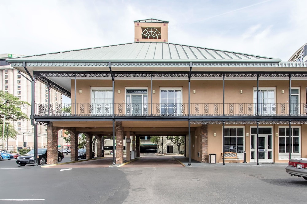 quality inn downtown historic district
