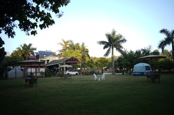3 acres resort