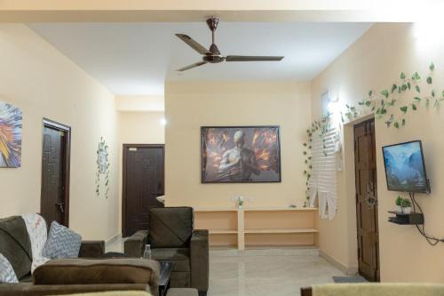 charter stays 3bhk luxurious flat in manikonda
