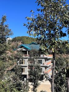 shalom hillcrest inn