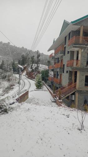 shalom hillcrest inn