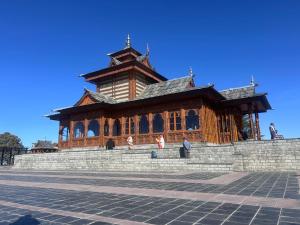 shalom hillcrest inn