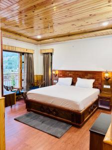 shalom hillcrest inn